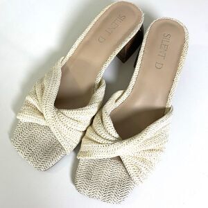 Anthropologie Silent D PEDRO White Cream Low Heeled Sandal Size 39 | US 8, 8.5